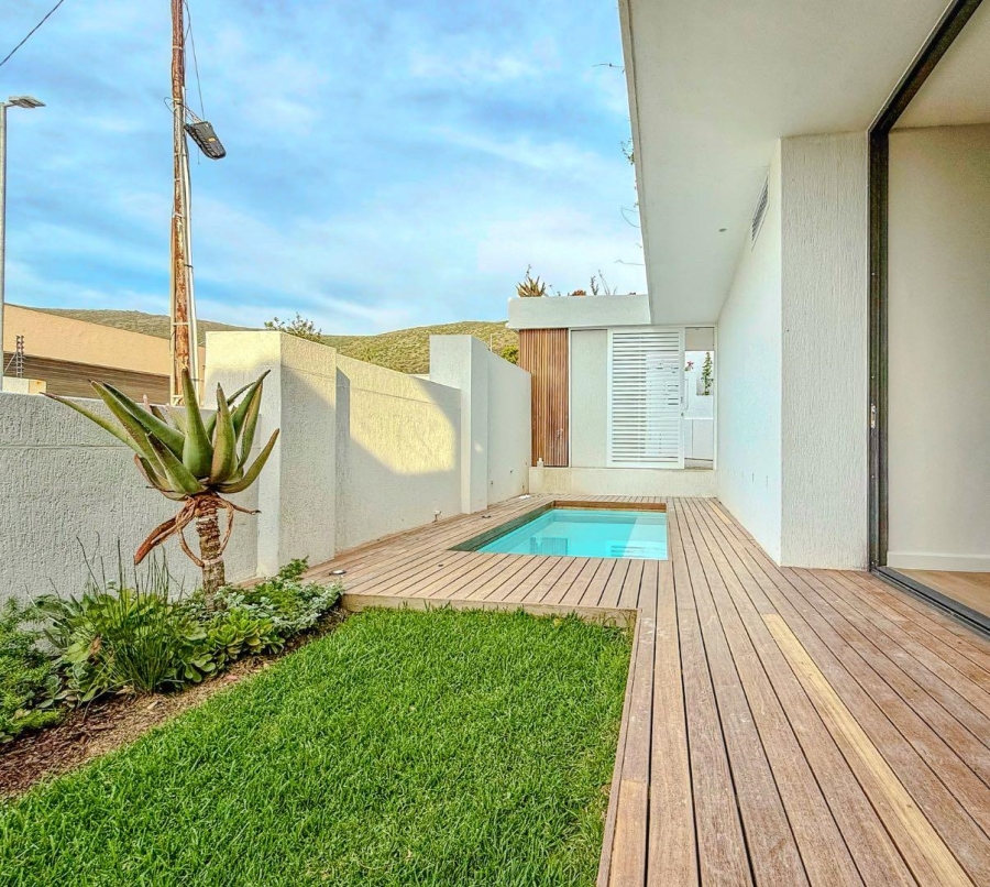 3 Bedroom Property for Sale in Fresnaye Western Cape
